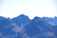 Le Pic de Perdiguere encadre par le Pic Gourdon et le Pic des Gourgs Blancs