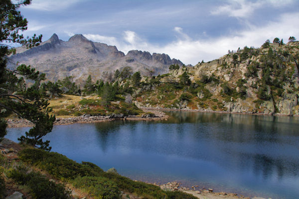 Le Gourguet de Madamte domin par le Pic de Nouvielle