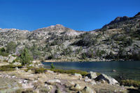 Le Pic d'Estibere au dessus du Lac d'Aumar