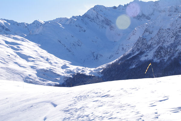 Le vallon d_Isaby, le lac est gel!
