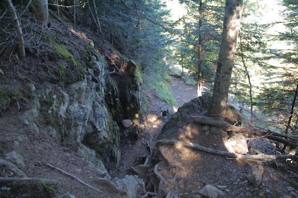 Un petit passage escarp en montant au Lac de Bordres ou de Bareilles