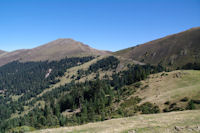 Le Mont Ne, le Port de Pierrefite et la Crete de Techouede depuis le Lac de Borderes ou de Bareilles