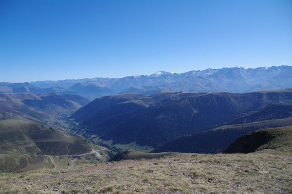 La Valle de Bourg d_Oueil, au fond, l_Aneto