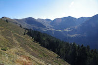 Le Pic et le Col du Lion, Sommet du Tech, le Sommet du Jambet et la Montagne de l'Erm entourant le Lac de Borderes ou de Bareilles