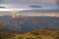 Soleil rasant sur les crtes pyrnennes au Sud Ouest du Pic de Montaigu