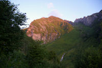 L'Anquie et le vallon du Labardaus eclaires par les premiers rayons du soleil