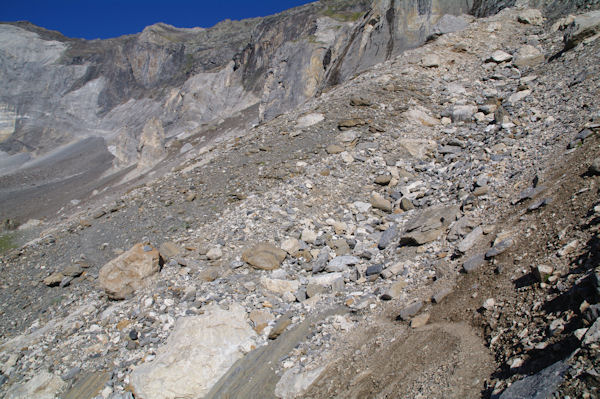 Les boulis permettant de se rapprocher de la muraille du Cirque de Troumouse