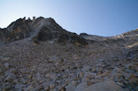 La crete Nord du Pic de Neouvielle, le Pic de Neouvielle au fond