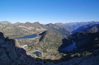 Les Lacs d'Aubert et d'Aumar et les Laquettes depuis les cretes de Barris d'Aubert