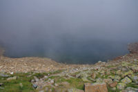 Le Lac du Col d'Arratille, dans la brume