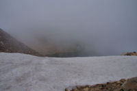 Le Lac du Col d'Arratille, dans la brume