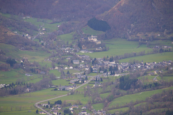 Arrens Marsous depuis le Col sous le Soum de Laya