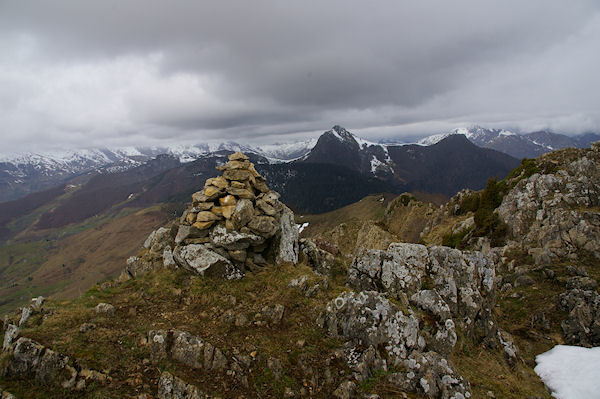 Le fier cairn du Soum de la Pne