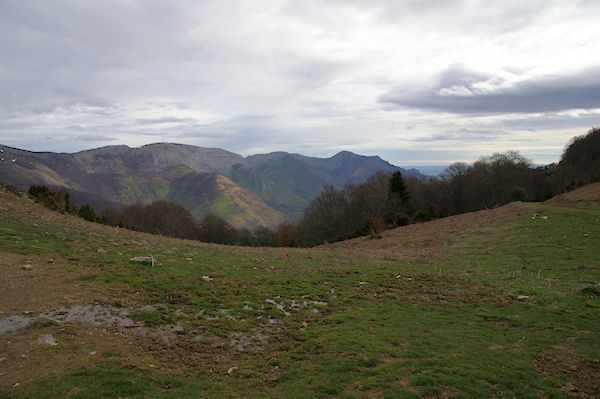 La valle du Bergons depuis le Col de Liar, le Pic du Pibeste  droite