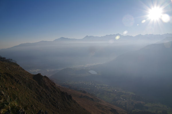 Le Hautacam, le Montaigu et le Pic du Midi de Bigorre au dessus de la valle d_Argels