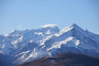 Le Pic du Balatous embrum et plus en avant le Pic du Midi d'Arrens