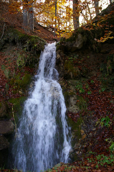 Une cascade au bord de la route des Bordres