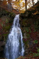 Une cascade au bord de la route des Borderes