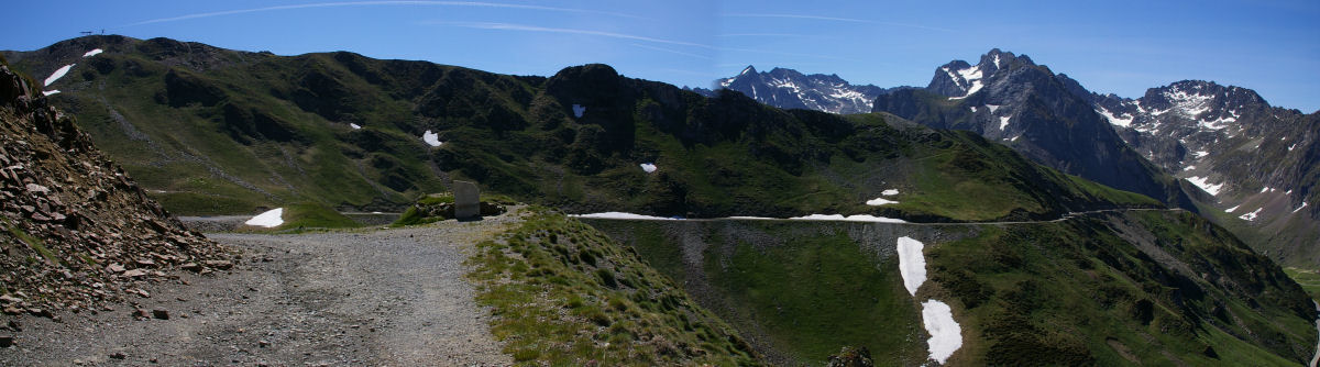 Le chemin montant au Pic du Midi de Bigorre, juste avant le premier tunel