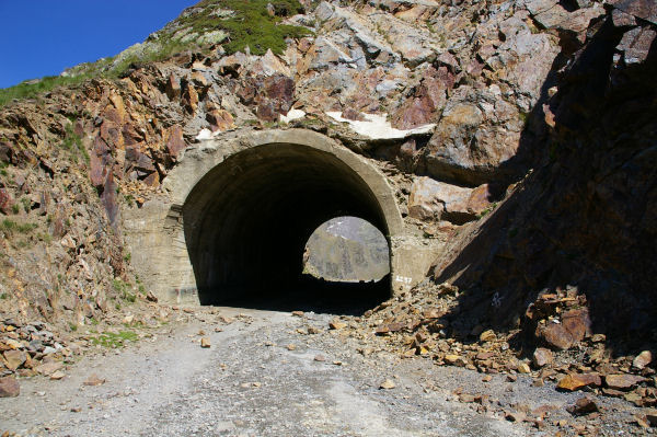 Le premier tunel