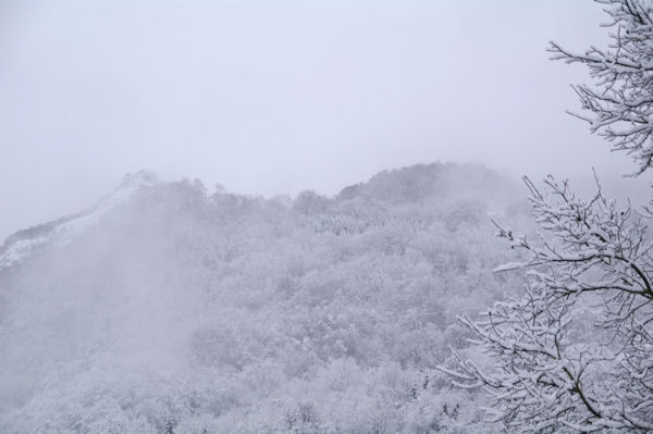 Le Pic de Pan det le Tuc de Picou dans la brume