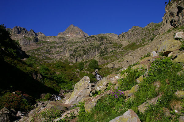 Le Pic Arrouy en remontant sous le flanc Ouest du Petit Arroubert