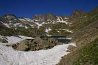 Le Lac de Pouey Laun entourre par le Pic des Tourettes, le Pic Sarroa et le Pic Estibere