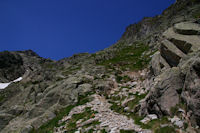 La monte finale au Col d_Hospitalet depuis le Lac de Migouelou