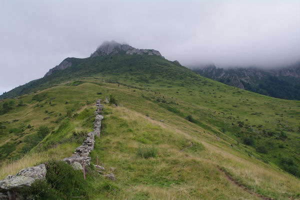 La Courade Det Mail dans les nuages