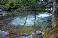 Le Gave du Marcadau sous la cascade d_Escane Gat