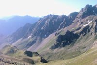 Le grand Arroubert depuis le Col d_Uzious, au fond, le Pic de l_Arcoeche et le Soum de Bassia de Hoo