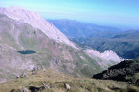 Le Lac d_Anglas, en arrire plan, le Pic de Ger