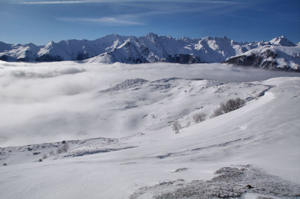 Le Pic du Midi d_Arrens et le Moun N au centre