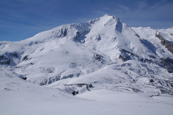 Le Col du Soulor domin par le Petit Gabizos