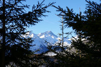 En montant au Col de la Serre, le Pic du Balatous