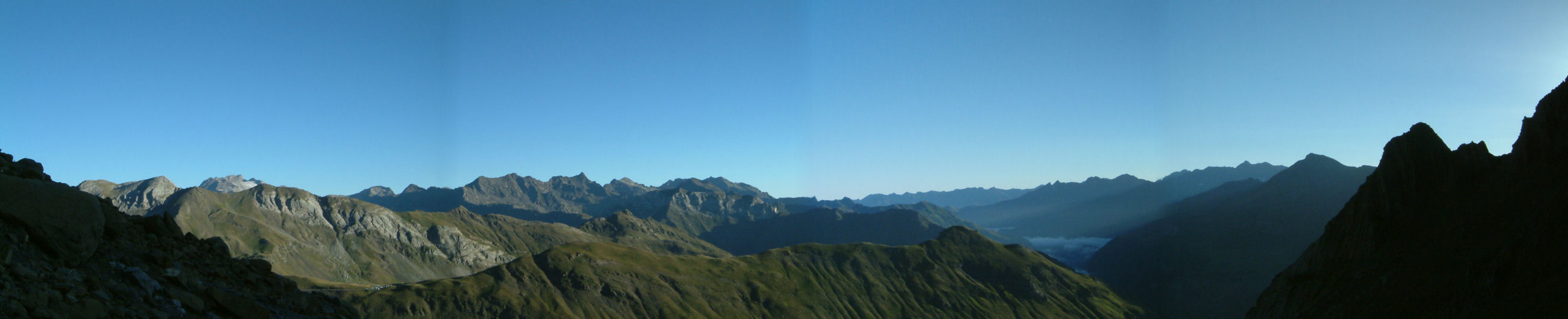 Panoramique vers la valle de Gavarnie, le Vignemale et son glacier  gauche