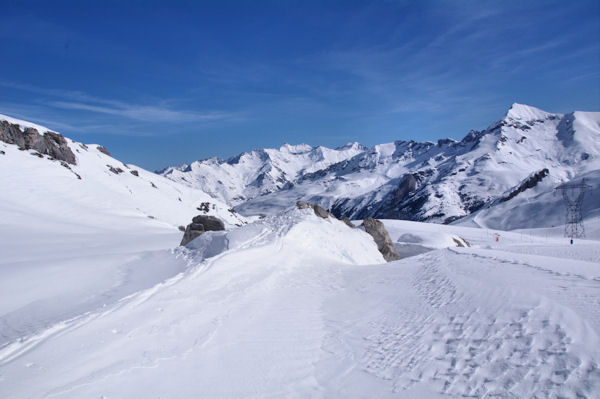 La crte de Campbieil jusqu_au Pic des Aguillous,  droite, le Pimn