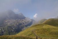 La vallee des Pouey Aspe encadree par le Taillon et les Pics des Gabietous d'un cote et la crete entre les Pic de Tentes et de la Pahule de l'autre