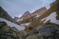 Le Refuge de la Brche depuis le Col des Sarradets