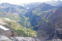 La vallee de Gavarnie depuis le haut du Cirque