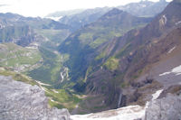 La vallee de Gavarnie depuis le haut du Cirque