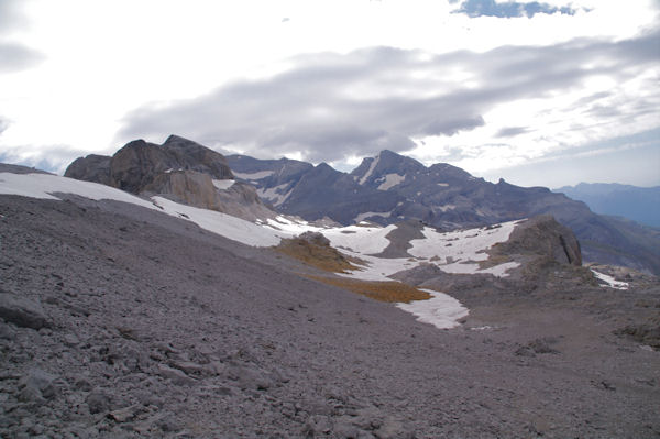 Au loin, le Mont Perdu