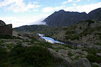 Le Lac de Mounicot et un peu plus loin, le Lac d'Astazou