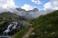 Le Pic de Neouvielle au deversoir du Lac de la Mourele