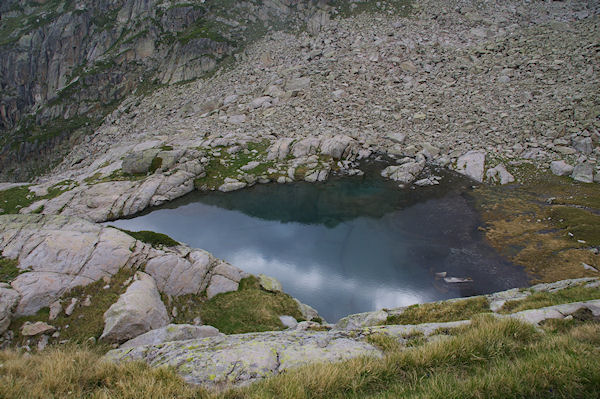 Un petit laquet sous les crtes d'Espade dans la brume