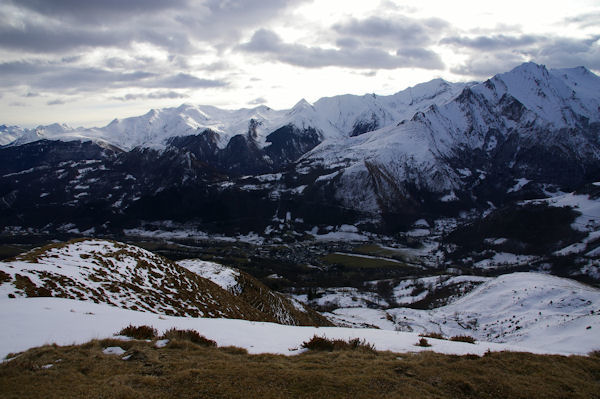 Arrens depuis le Turon d_Ompr, le Pic du Midi d_Arrens  droite