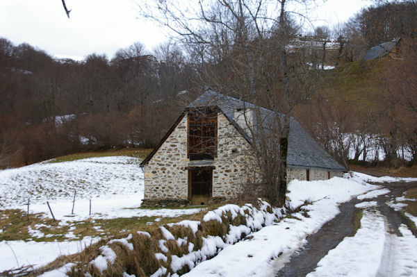 Jolie grange sous le Pic de Brebeillet