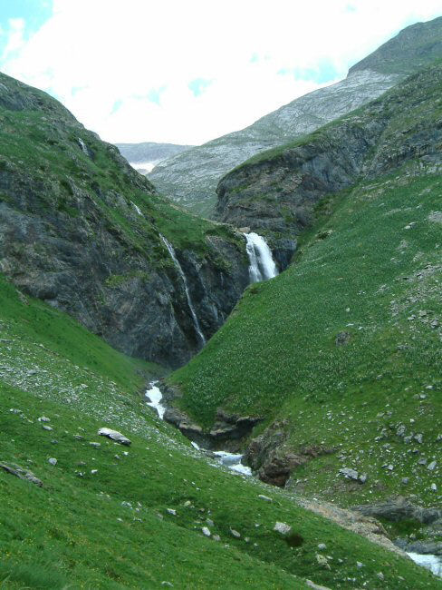 La cascade du ruisseau des Oulettes d'Ossoue