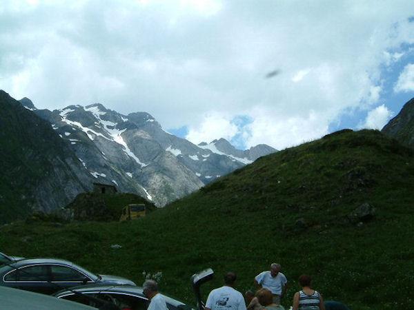 ;Le Vignemale au centre, depuis le lac d'Ossoue