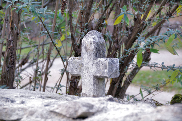 Une croix vers Miquel